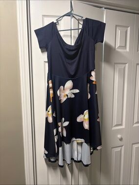 Cute dress off shoulder high low, very pretty on